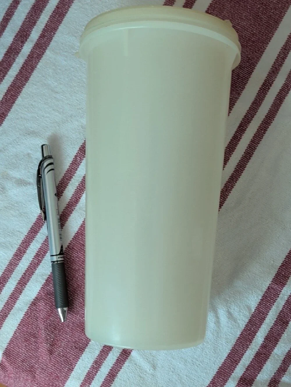 Vintage Tupperware Juice Storage Canister with Pour Spout Lid 70s